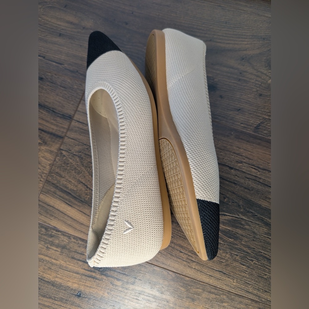 Vivaia Pointed-Toe Ballet Flats Almond and Black Size 38 EU - Picture 11 of 14